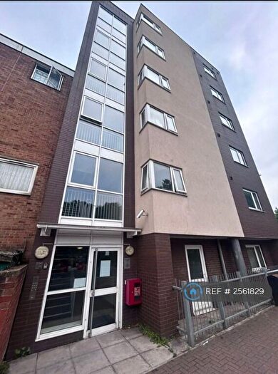 2 Bedroom Flat To Rent In Sullivan Court, London, E3