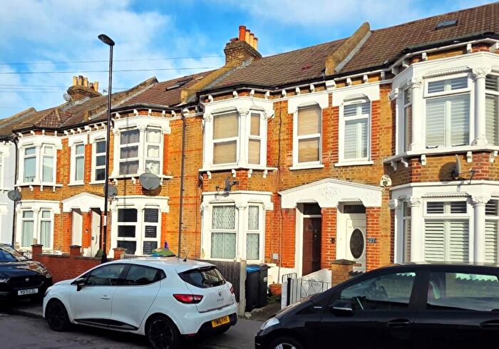 2 Bedroom Flat For Sale In Flat, Boswell Road, Thornton Heath, Croydon, CR7