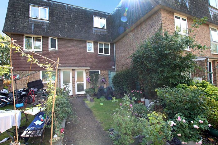 2 Bedroom Maisonette For Sale In Mayfield Court, Sandy, SG19