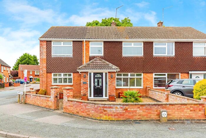 5 Bedroom Semi-Detached House For Sale In Cartmel Way, Rushden, NN10