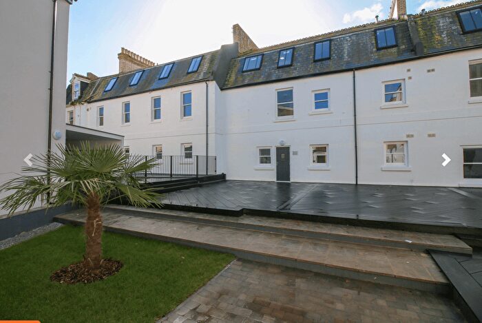 3 Bedroom Flat To Rent In Paignton, TQ3