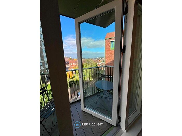 Studio To Rent In Guildford Plaza, Guildford, GU2