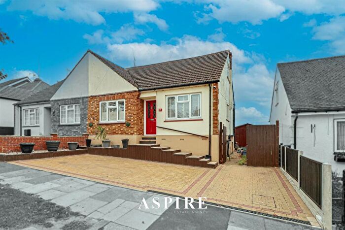 4 Bedroom House For Sale In Bosworth, Eastwood, SS9