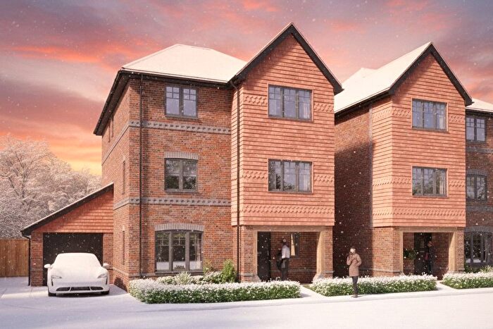 4 Bedroom Detached House For Sale In Hackney Way, Mortimer Common, Reading, Berkshire, RG7