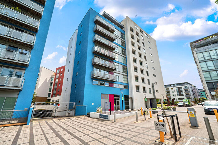 2 Bedroom Apartment For Sale In Deals Gateway, London, SE13
