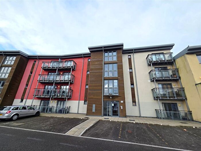 2 Bedroom Flat For Sale In St Stephens, Marina, Swansea, SA1