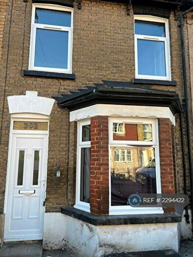 3 Bedroom Terraced House To Rent In Luton Road, Chatham, ME4