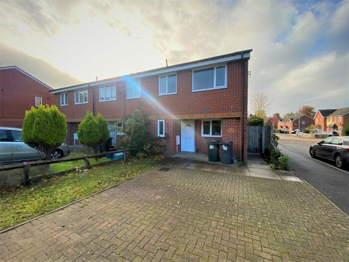 3 Bedroom Property To Rent In The Limes, Kingsnorth, Ashford, TN23