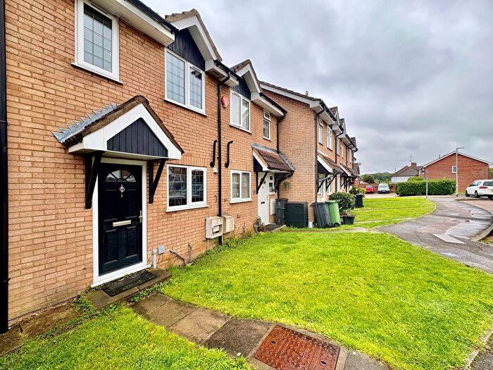 2 Bedroom Property To Rent In Hunters Reach, Waltham Cross, EN7
