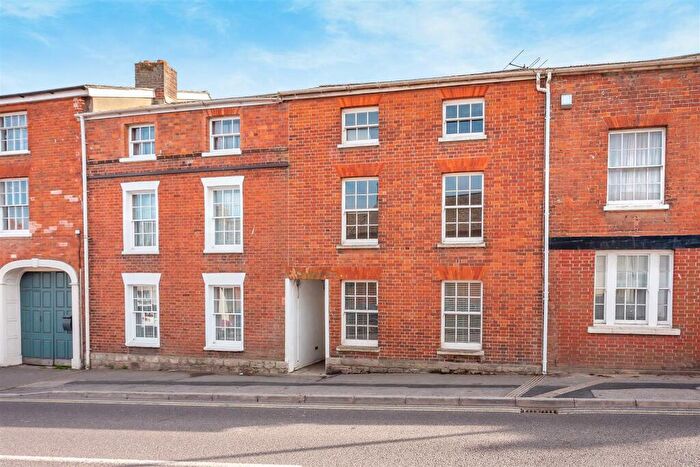3 Bedroom Town House For Sale In East Street, Bridport, DT6