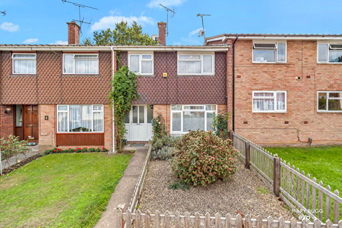 3 Bedroom Terraced House For Sale In Pryors Road, Galleywood, Chelmsford, CM2