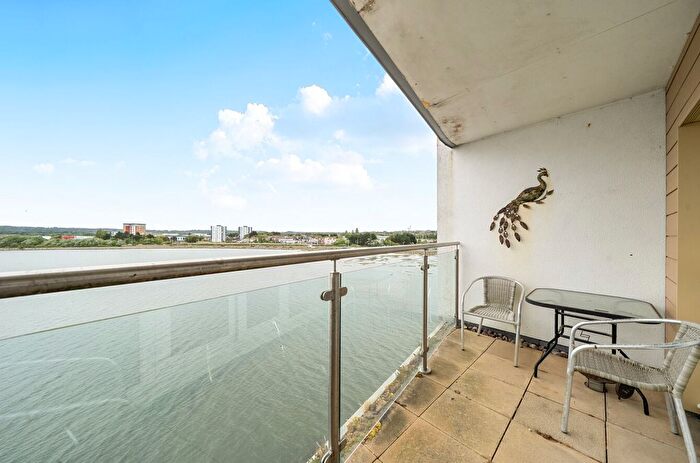 2 Bedroom Flat For Sale In Lifeboat Quay, Poole, Dorset, BH15