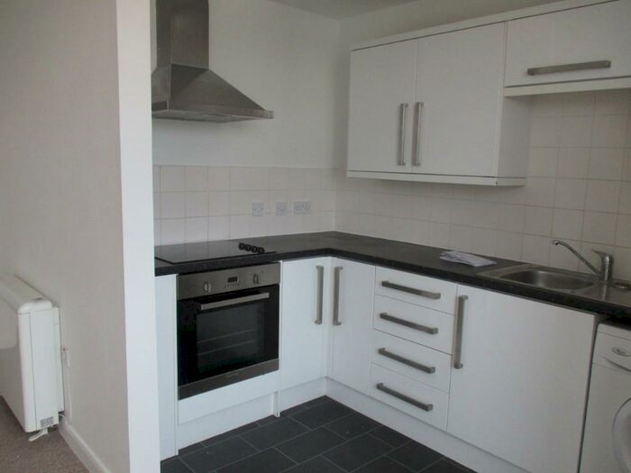 2 Bedroom Flat To Rent In Trivett Square, Nottingham, Nottinghamshire, NG1