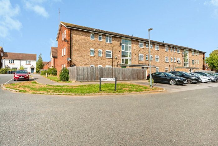 2 Bedroom Flat For Sale In Ramsey Close, Kempston, Bedford, MK42