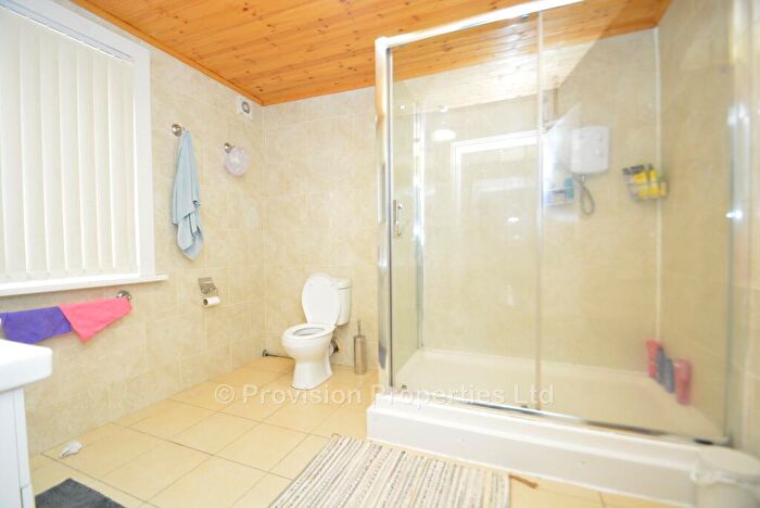 10 Bedroom Terraced House To Rent In Kirkstall Lane, Headingley, Leeds, LS6