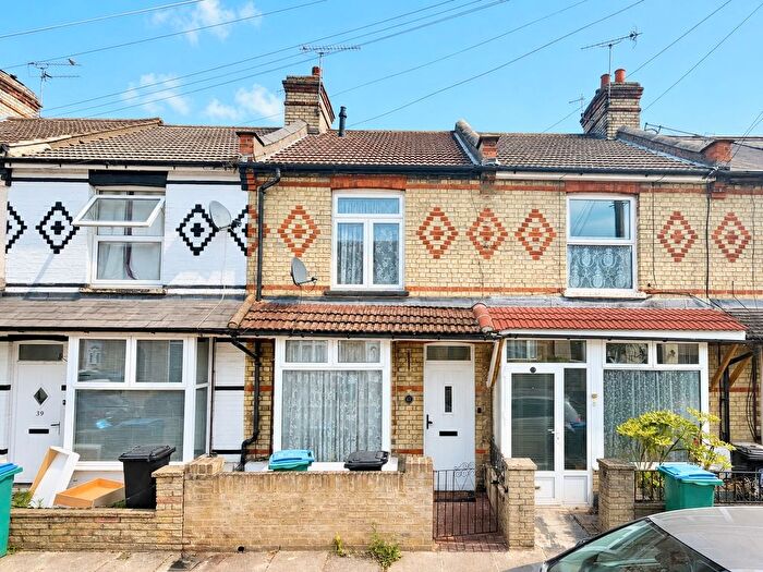 2 Bedroom Terraced House For Sale In Neston Road, Watford, WD24