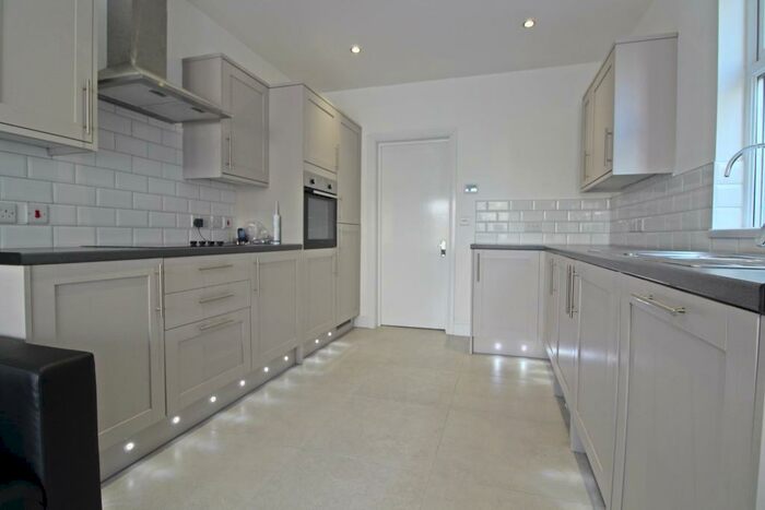5 Bedroom House To Rent In Dogfield Street, , Roath, CF24