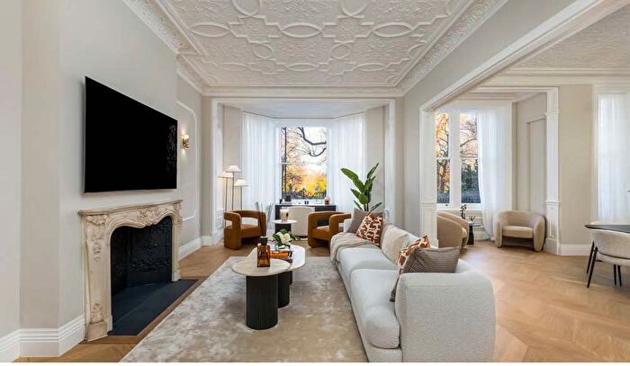 4 Bedroom Flat To Rent In Knightsbridge, London, SW1X