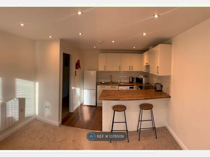 1 Bedroom Flat To Rent In High Street, Bidford-On-Avon, Alcester, B50