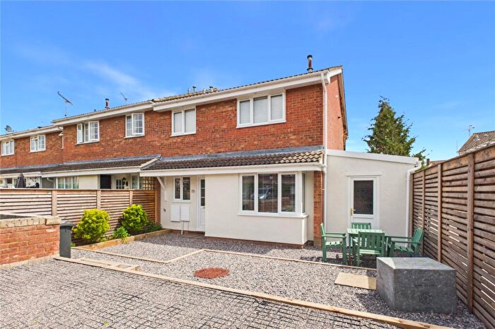 2 Bedroom End Of Terrace House For Sale In Gifford Road, Stratone Village, Wiltshire, SN3