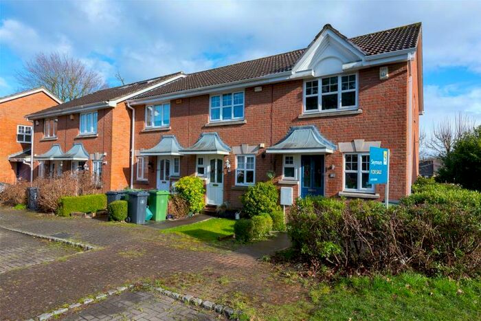 2 Bedroom End Of Terrace House To Rent In Camberley, GU15
