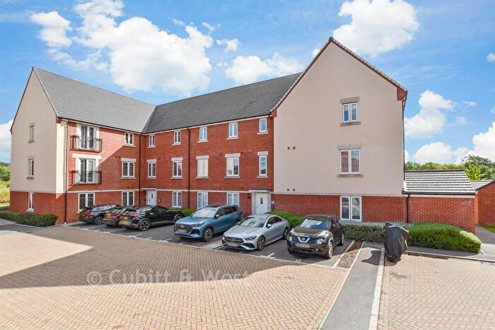 2 Bedroom Flat For Sale In Eames Way, Crawley, West Sussex, RH10