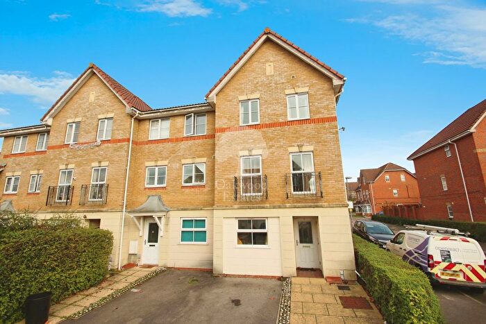 4 Bedroom Town House To Rent In Arklay Close, Hillingdon, UB8