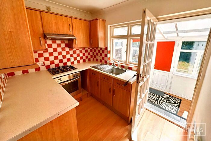 2 Bedroom Bungalow For Sale In Coxford Drove, Southampton, SO16