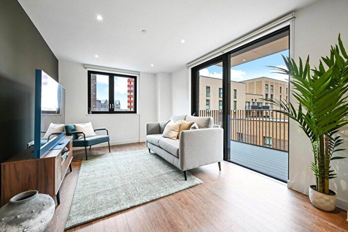 2 Bedroom Apartment To Rent In Equipment Works, Vanguard Wy, E17