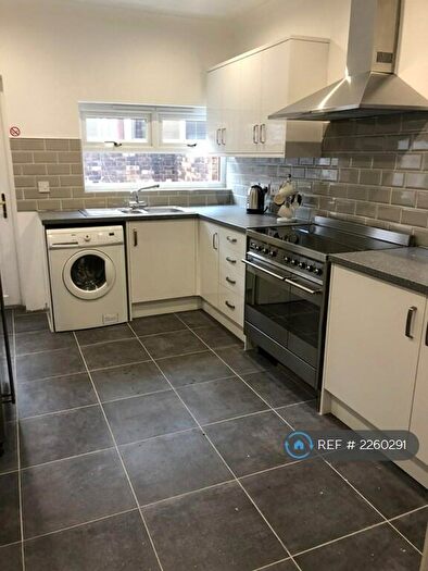 4 Bedroom Terraced House To Rent In Queen Anne Street, Stoke-On-Trent, ST4