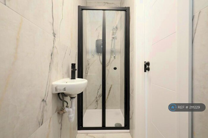 Studio To Rent In Hilldene Avenue, London, RM3