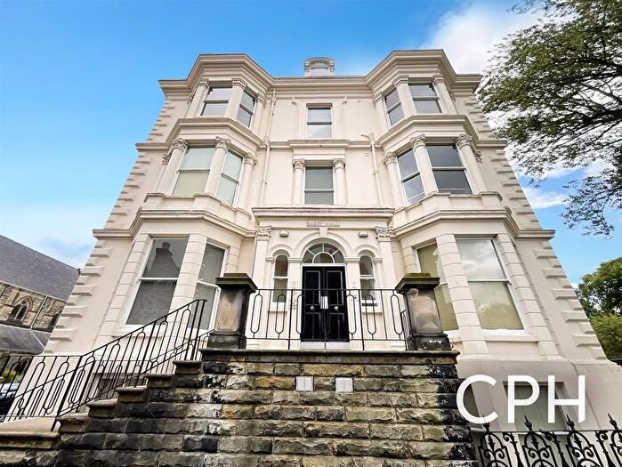 1 Bedroom Flat For Sale In Montpellier Terrace, Scarborough, YO11