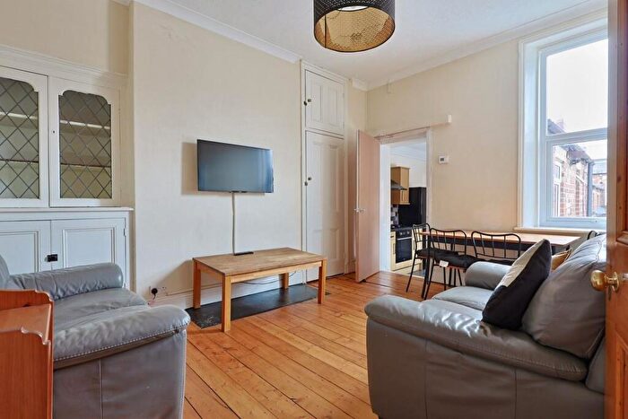 3 Bedroom Flat To Rent In Glenthorn Road, Jesmond, Newcastle Upon Tyne, NE2