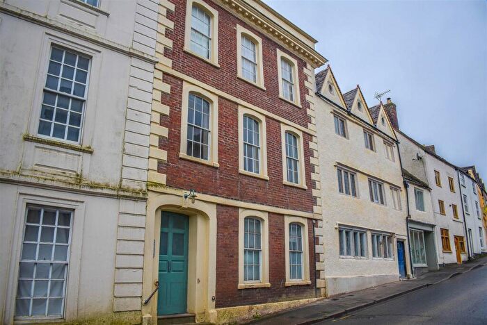 1 Bedroom Flat To Rent In Long Street, Dursley, GL11