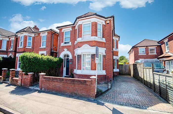 4 Bedroom Detached House For Sale In Whitworth Road, Southampton, City Of Southampton, SO18