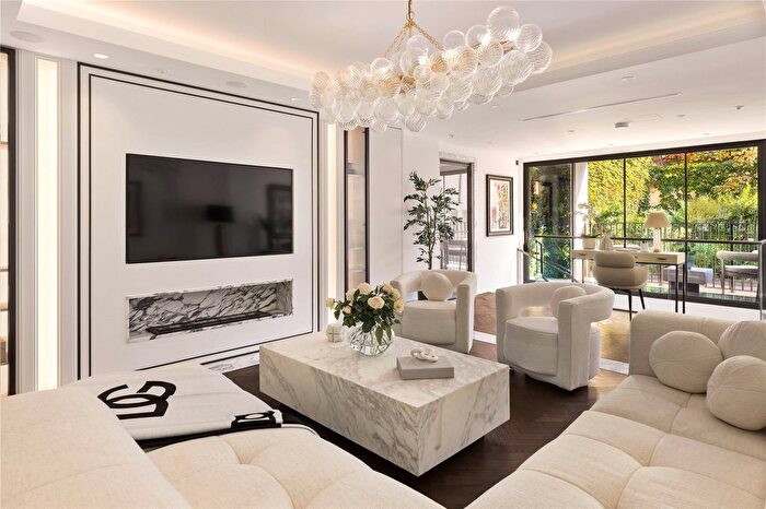 1 Bedroom Property For Sale In Three Kings, Mayfair, London, London, W1K