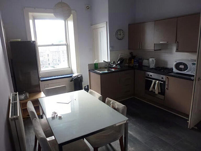 4 Bedroom Flat To Rent In T East Claremont Street, Edinburgh, EH7