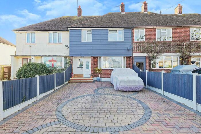 3 Bedroom Semi-Detached House To Rent In Hugin Avenue, Broadstairs, CT10