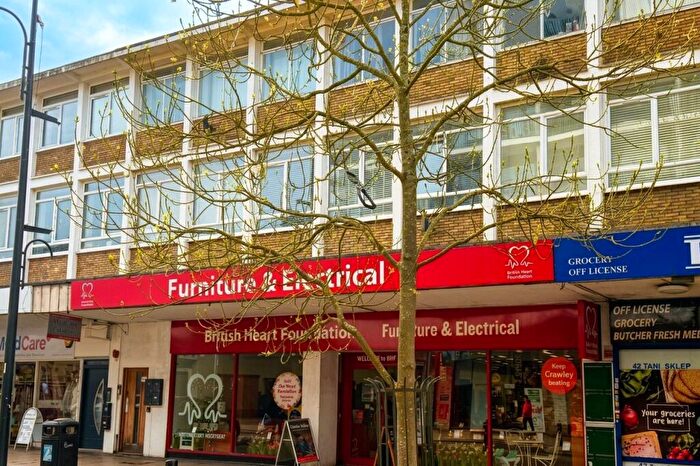 1 Bedroom Apartment To Rent In The Broadway, Crawley, West Sussex, RH10