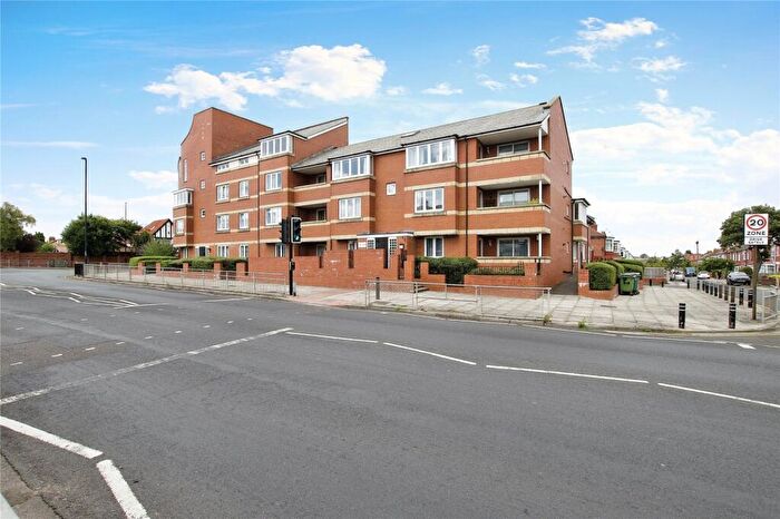 2 Bedroom Flat For Sale In Seatonville Road, Whitley Bay, Tyne And Wear, NE25