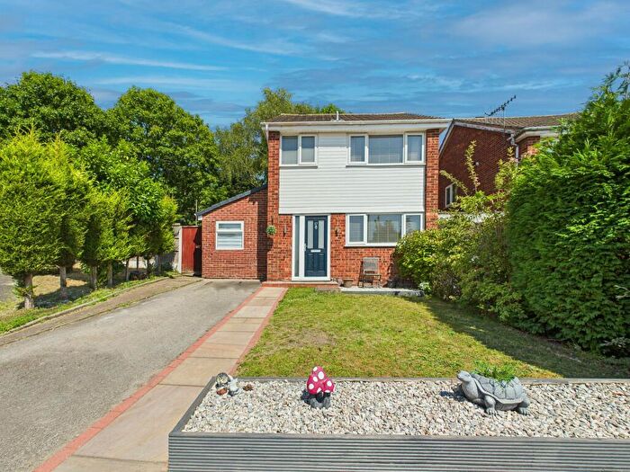 3 Bedroom Link Detached House For Sale In Meriac Close, Top Valley, Nottingham, NG5