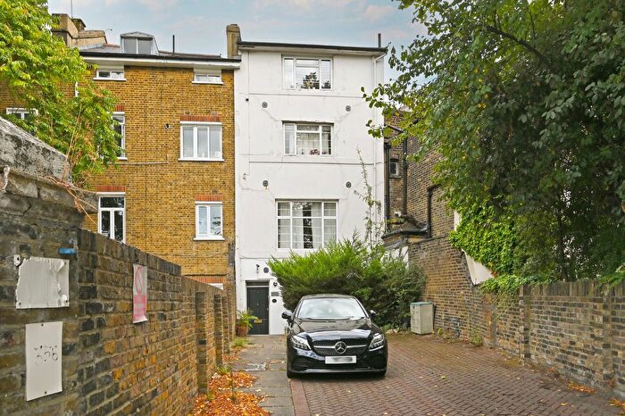Studio For Sale In Finchley Road, St John's Wood, London, NW8