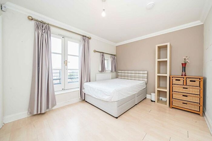 6 Bedroom Semi-Detached House For Sale In Alexandra Park Road, London, N22