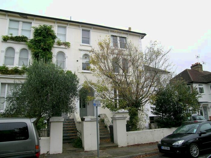 1 Bedroom Flat To Rent In Cadogan Road, Surbiton, KT6