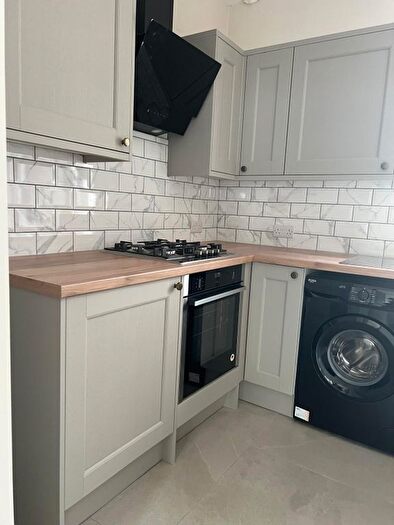 2 Bedroom Terraced House To Rent In Dagenham, RM10