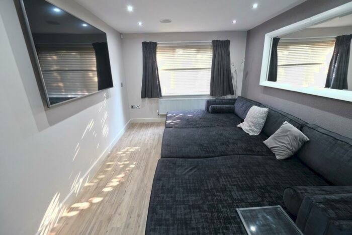 4 Bedroom Detached House For Sale In Vernon Road, Dore, S17