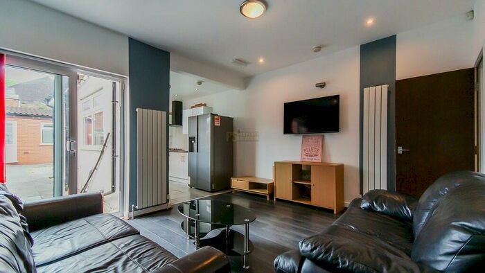 5 Bedroom Terraced House To Rent In Raddlebarn Road, Selly Oak - Student Property, B29