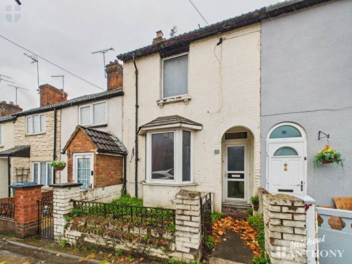 3 Bedroom Terraced House For Sale In Park Street, Aylesbury, Buckinghamshire, HP20