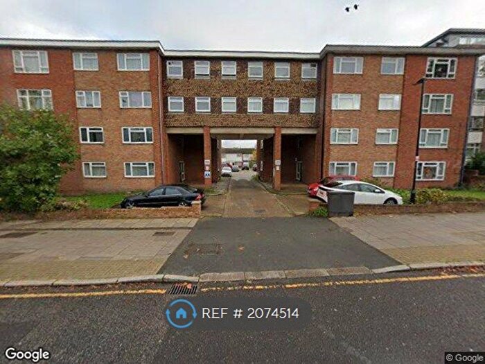 1 Bedroom Flat To Rent In Parkdale, London, N11