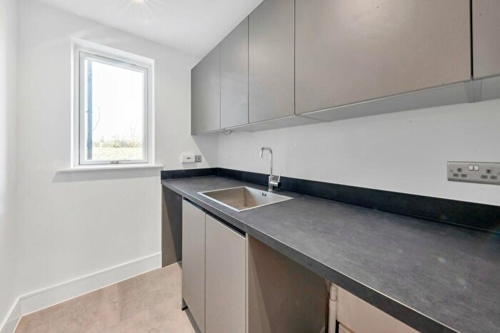 4 Bedroom Detached House For Sale In Otters Way, Hampton Lake, Peterborough, PE7